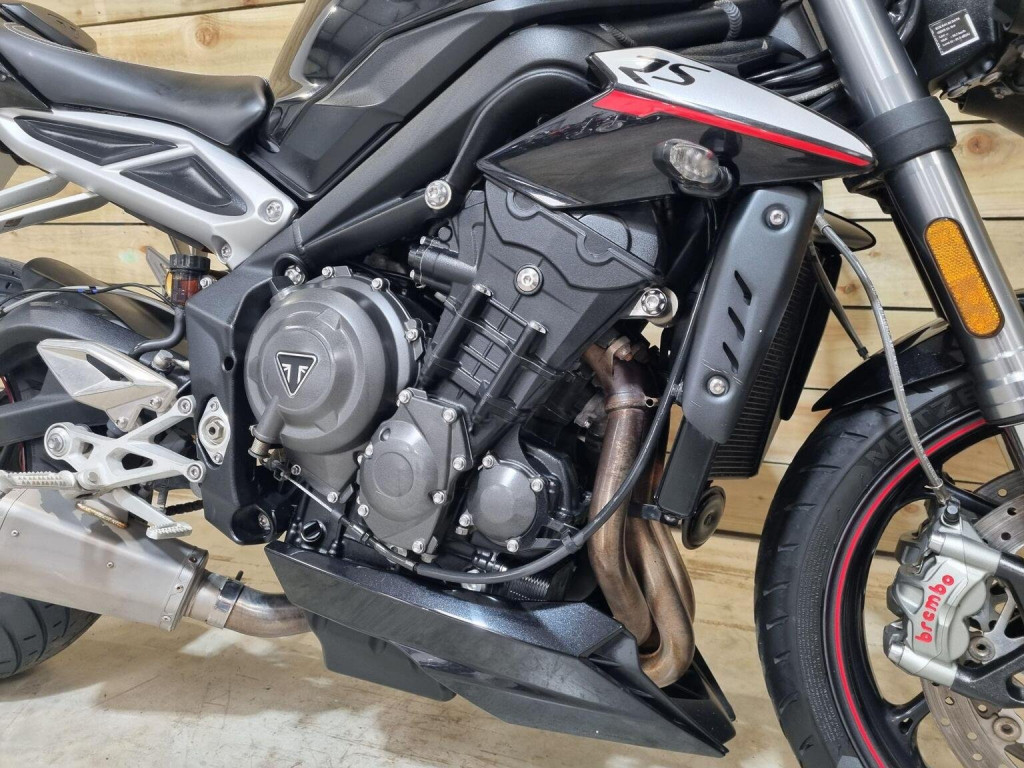 TRIUMPH STREET TRIPLE 765