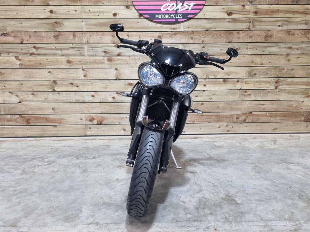 TRIUMPH STREET TRIPLE 765