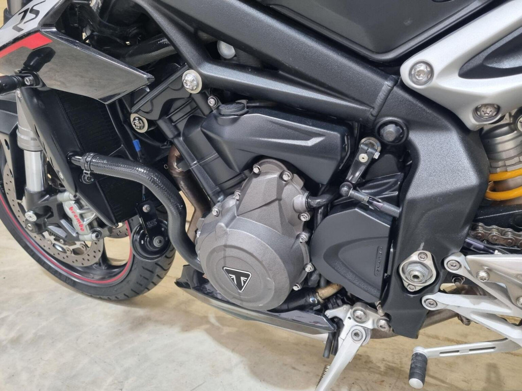 TRIUMPH STREET TRIPLE 765