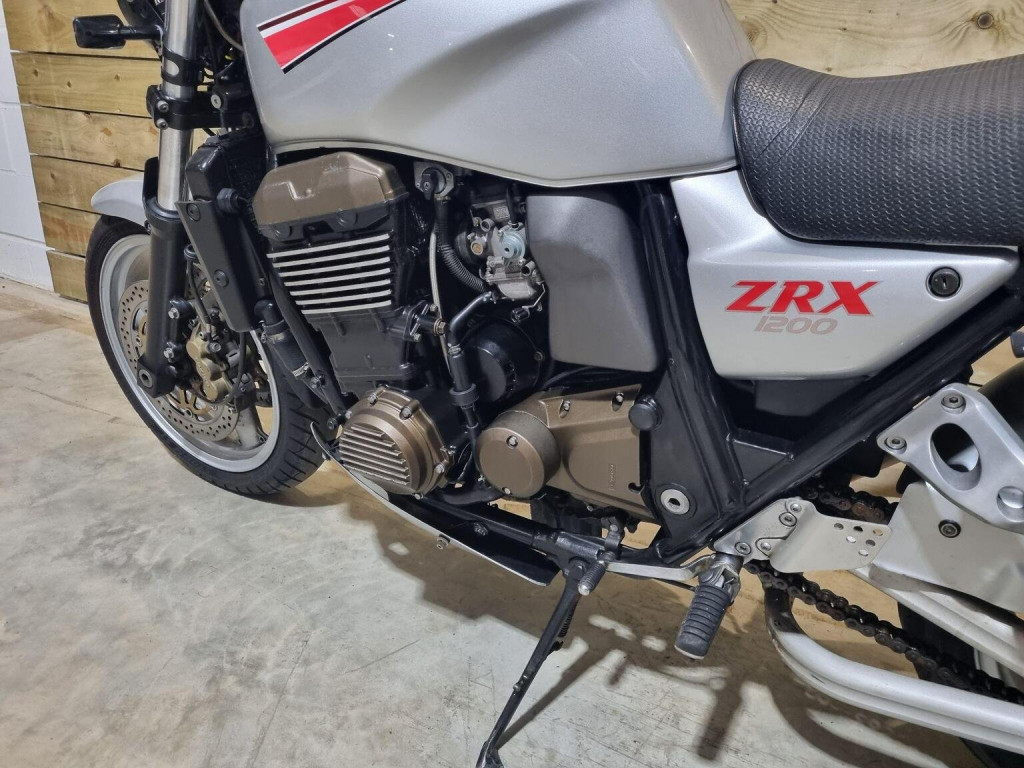 KAWASAKI ZRX1200