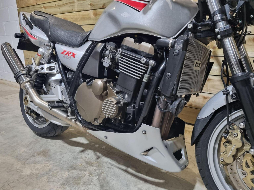KAWASAKI ZRX1200