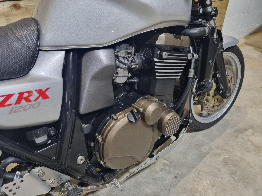 KAWASAKI ZRX1200