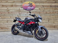TRIUMPH STREET TRIPLE 675