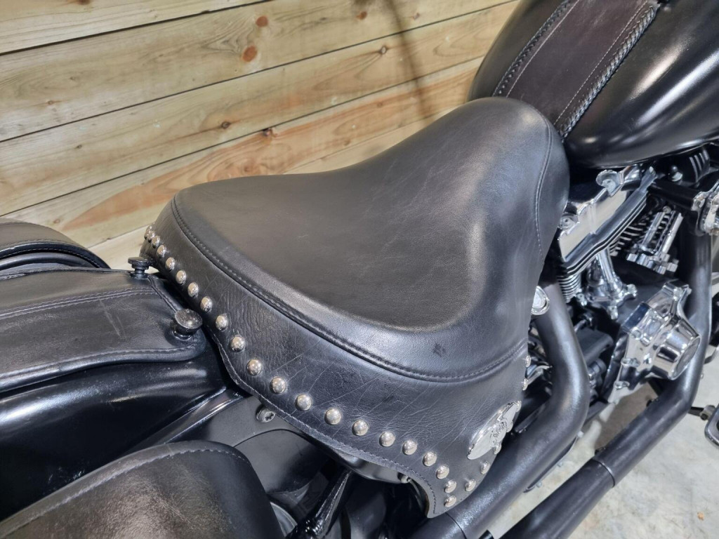 HARLEY-DAVIDSON Softail
