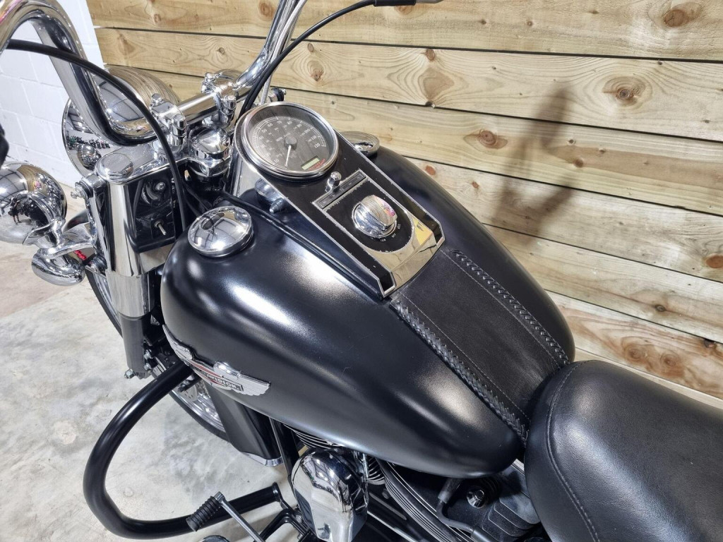 HARLEY-DAVIDSON Softail