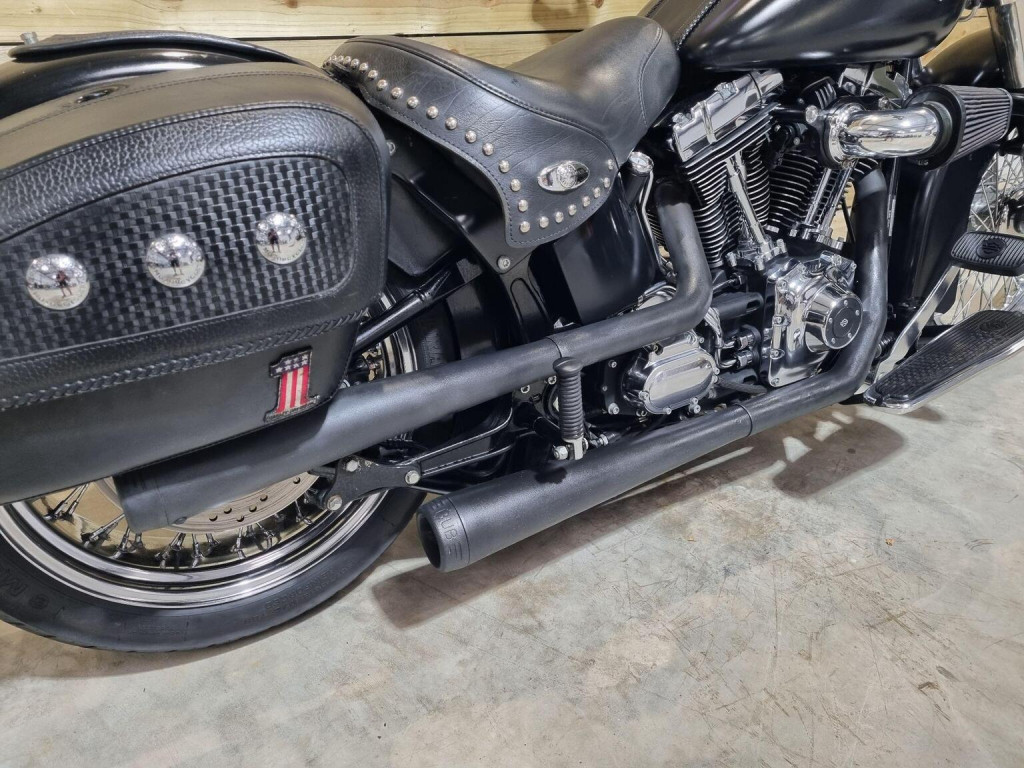 HARLEY-DAVIDSON Softail