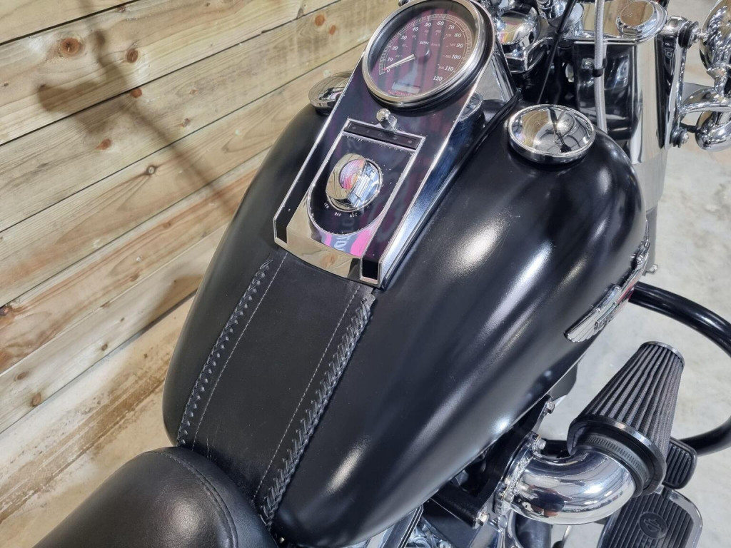 HARLEY-DAVIDSON Softail