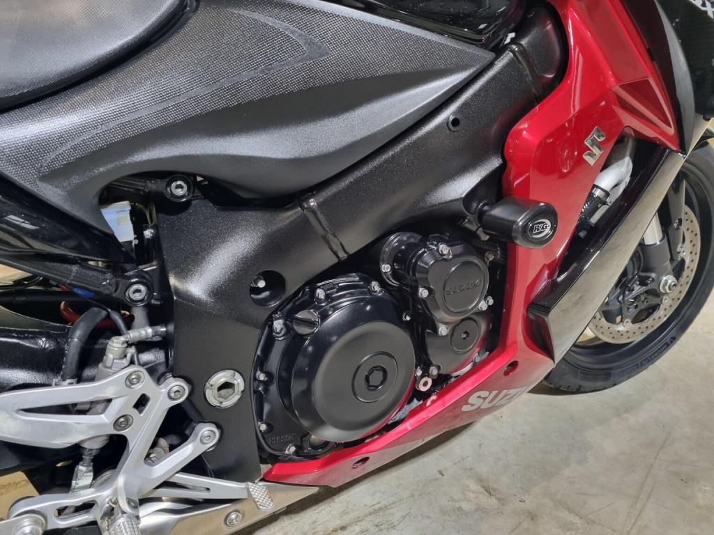 SUZUKI GSX-S1000F