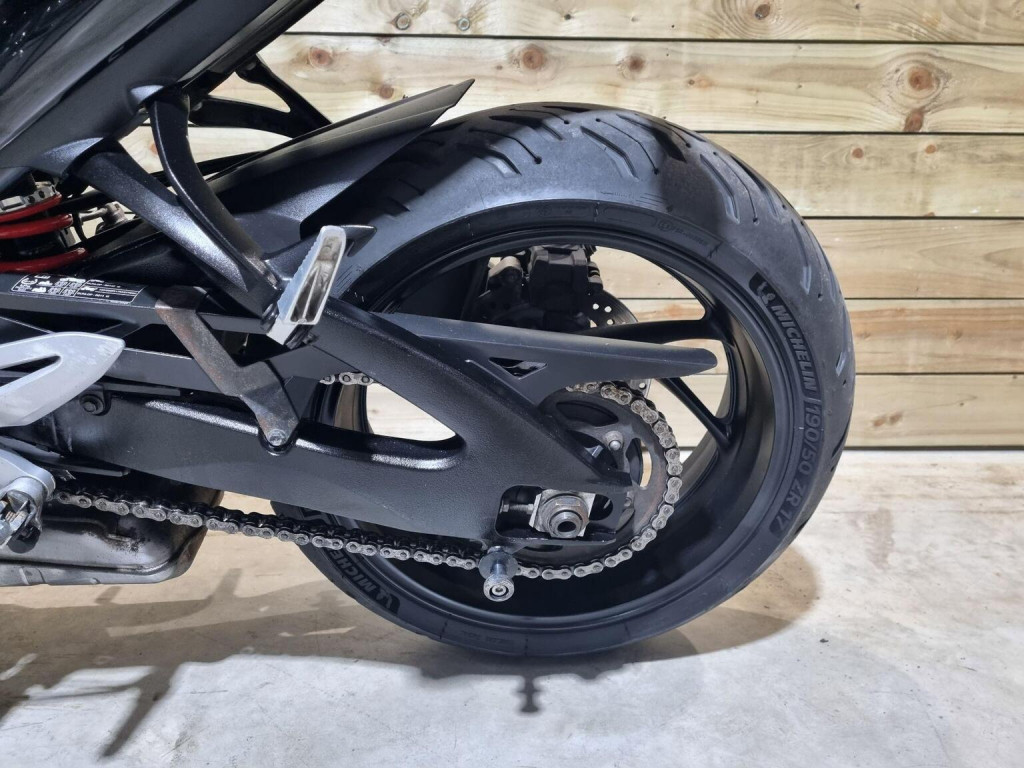 SUZUKI GSX-S1000F