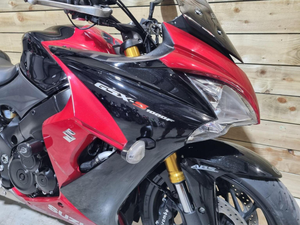 SUZUKI GSX-S1000F