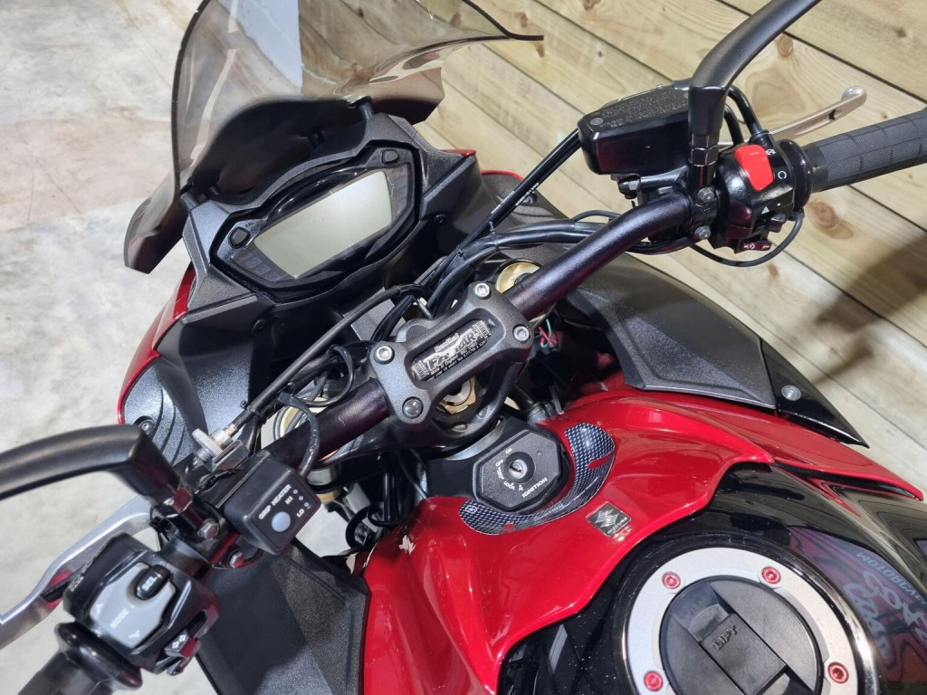 SUZUKI GSX-S1000F