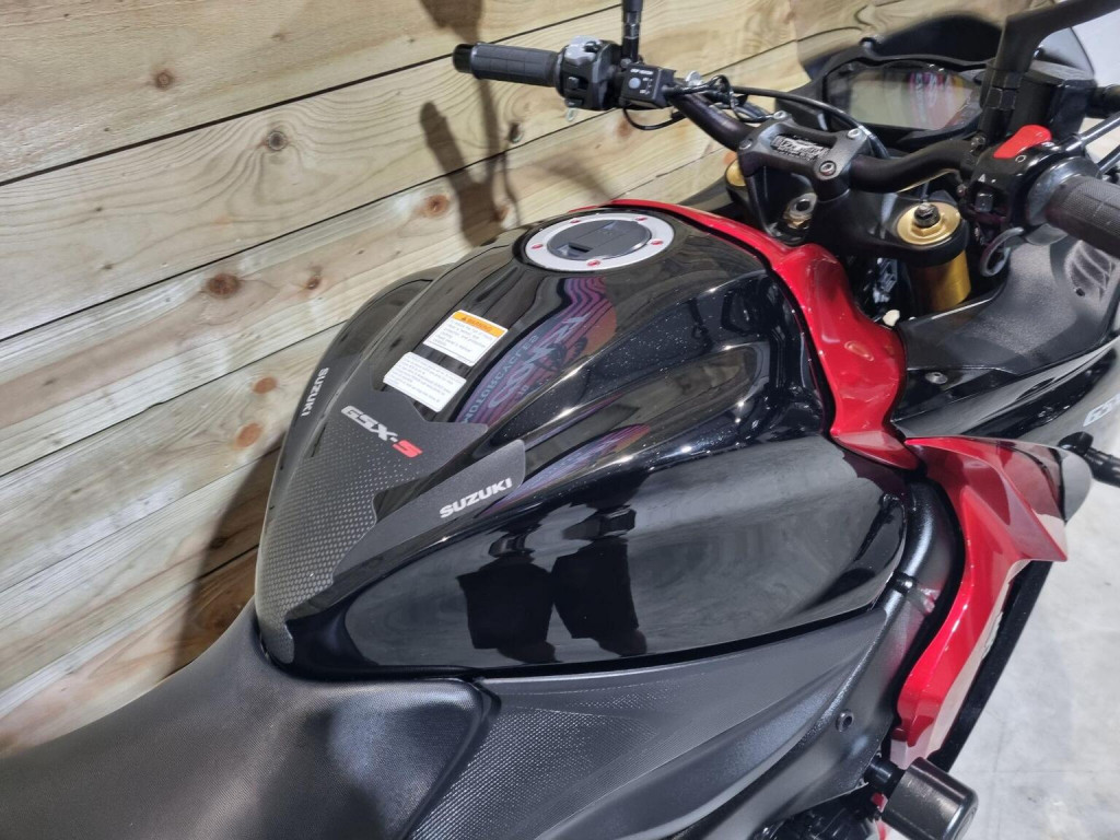 SUZUKI GSX-S1000F