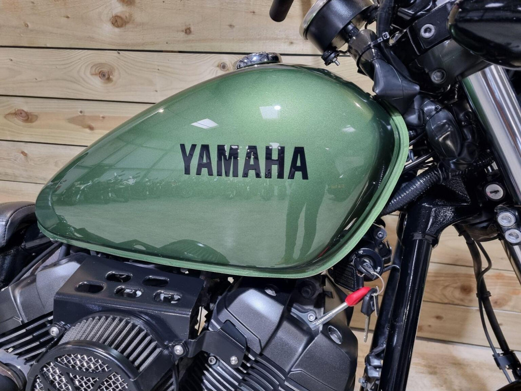 YAMAHA XV950