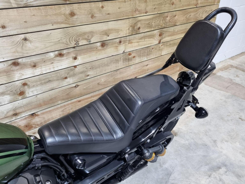 YAMAHA XV950
