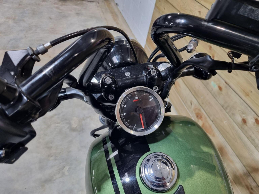 YAMAHA XV950