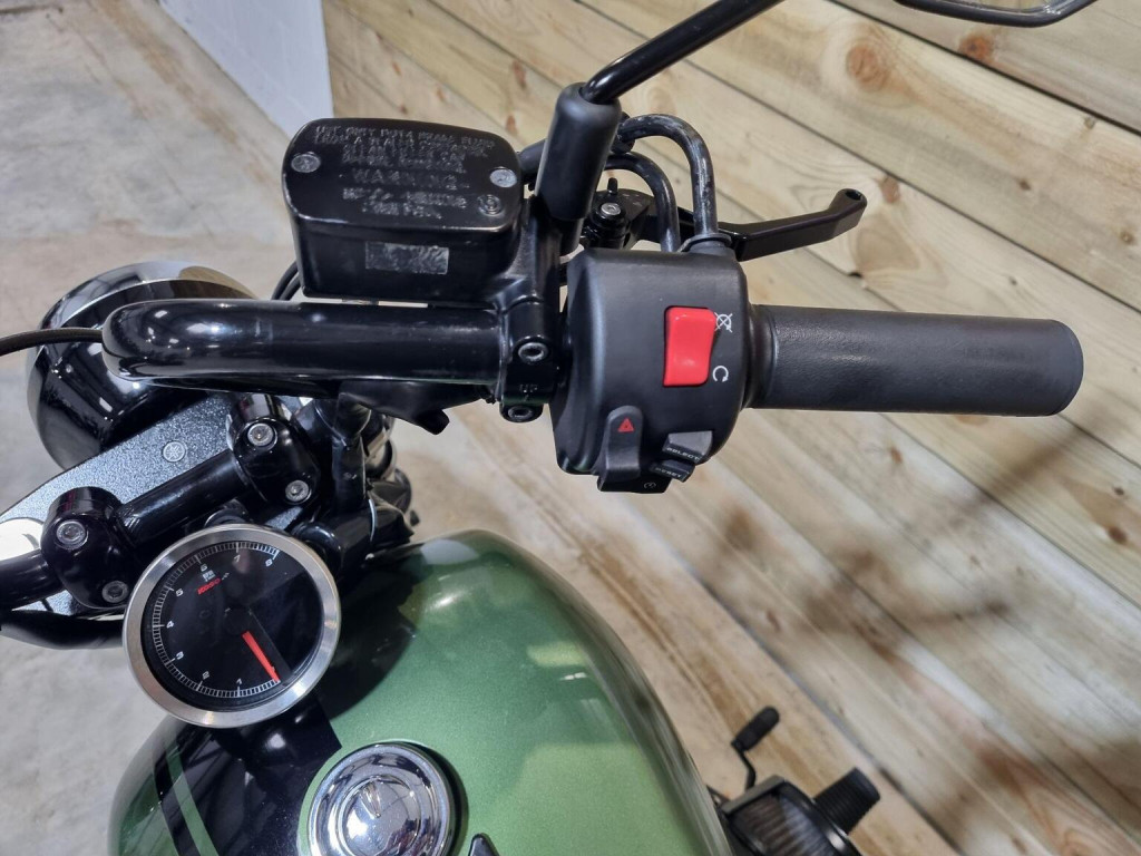 YAMAHA XV950