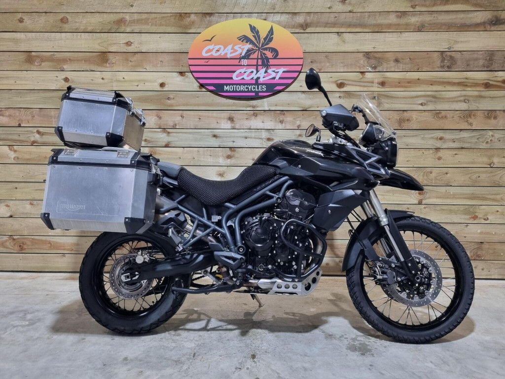 TRIUMPH TIGER 800
