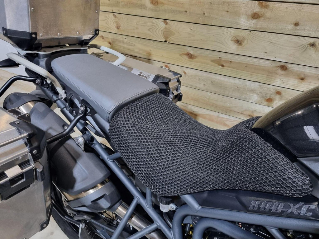 TRIUMPH TIGER 800