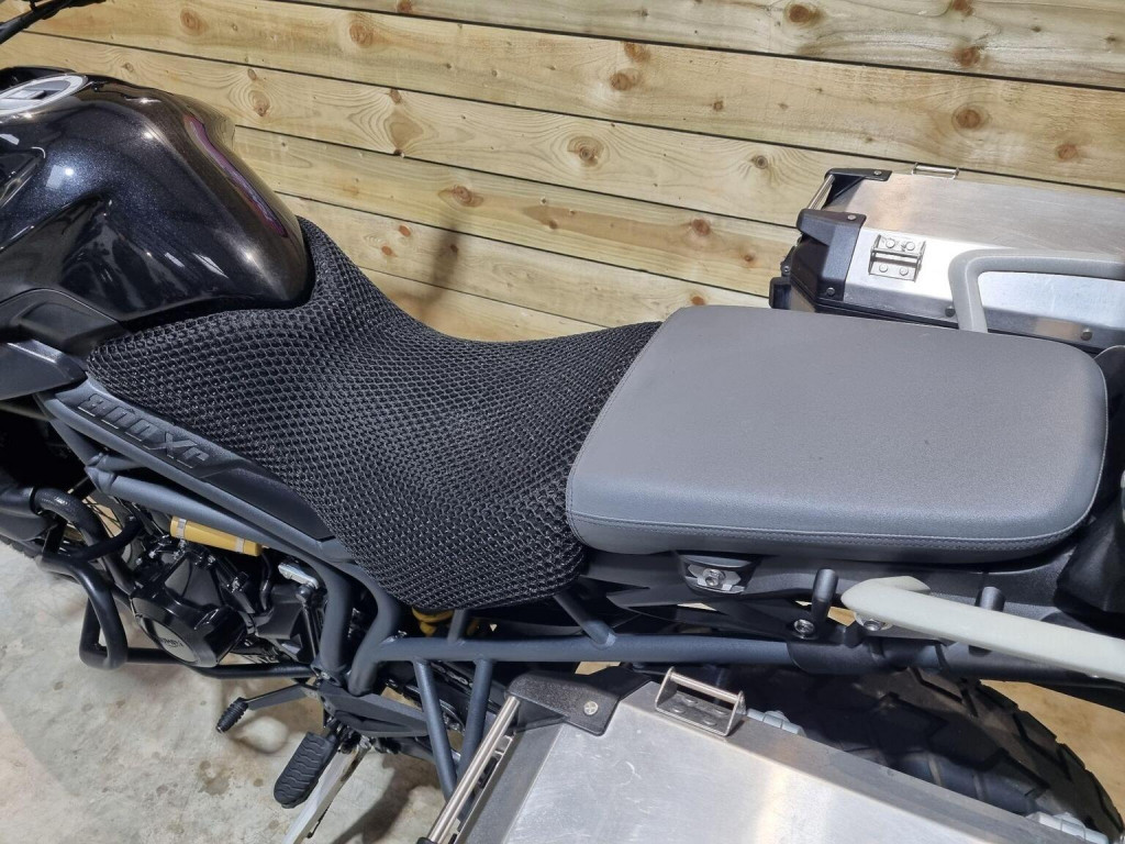 TRIUMPH TIGER 800