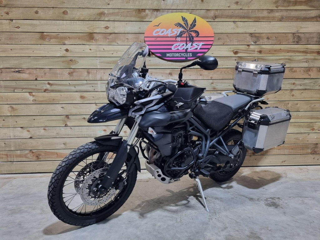 TRIUMPH TIGER 800