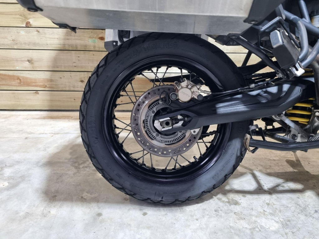 TRIUMPH TIGER 800