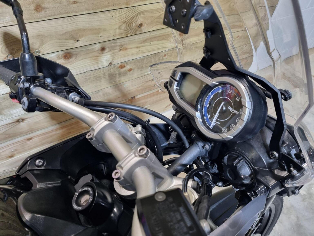 TRIUMPH TIGER 800