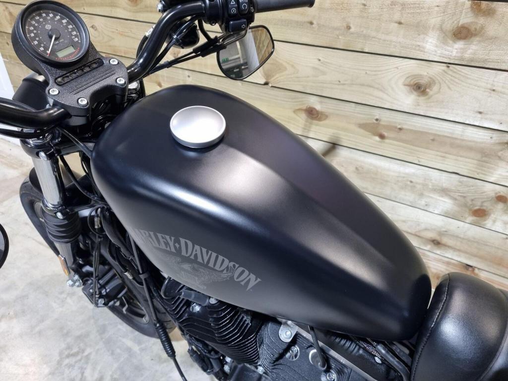 HARLEY-DAVIDSON Sportster