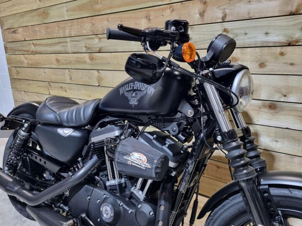 HARLEY-DAVIDSON Sportster