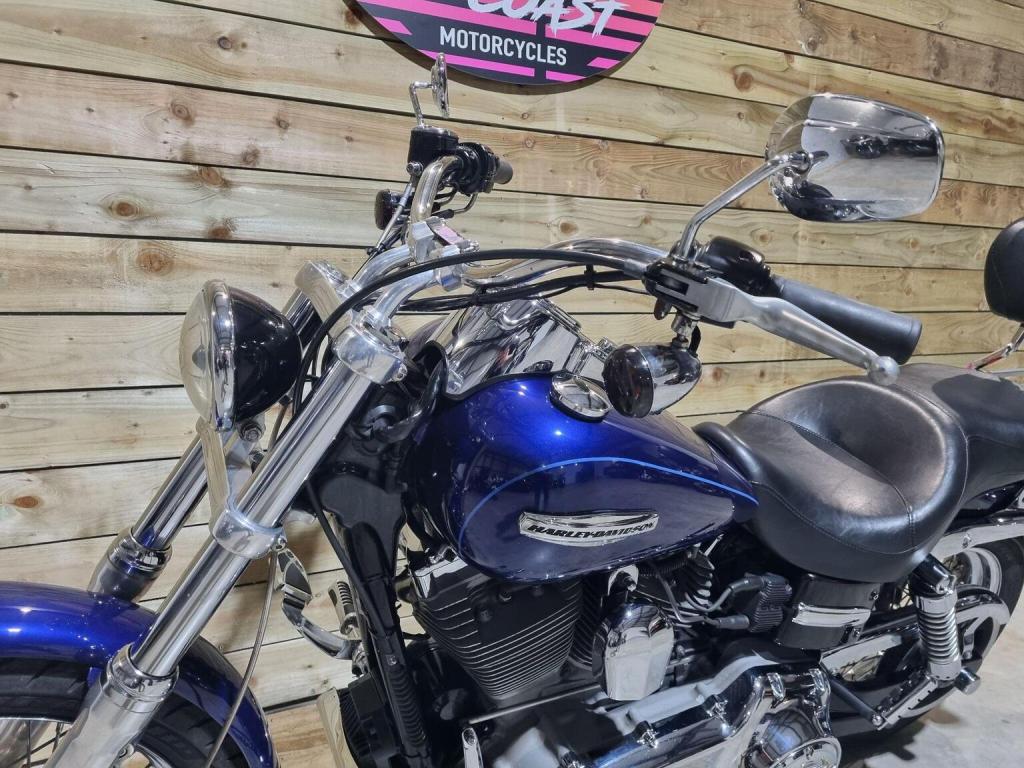 HARLEY-DAVIDSON Dyna