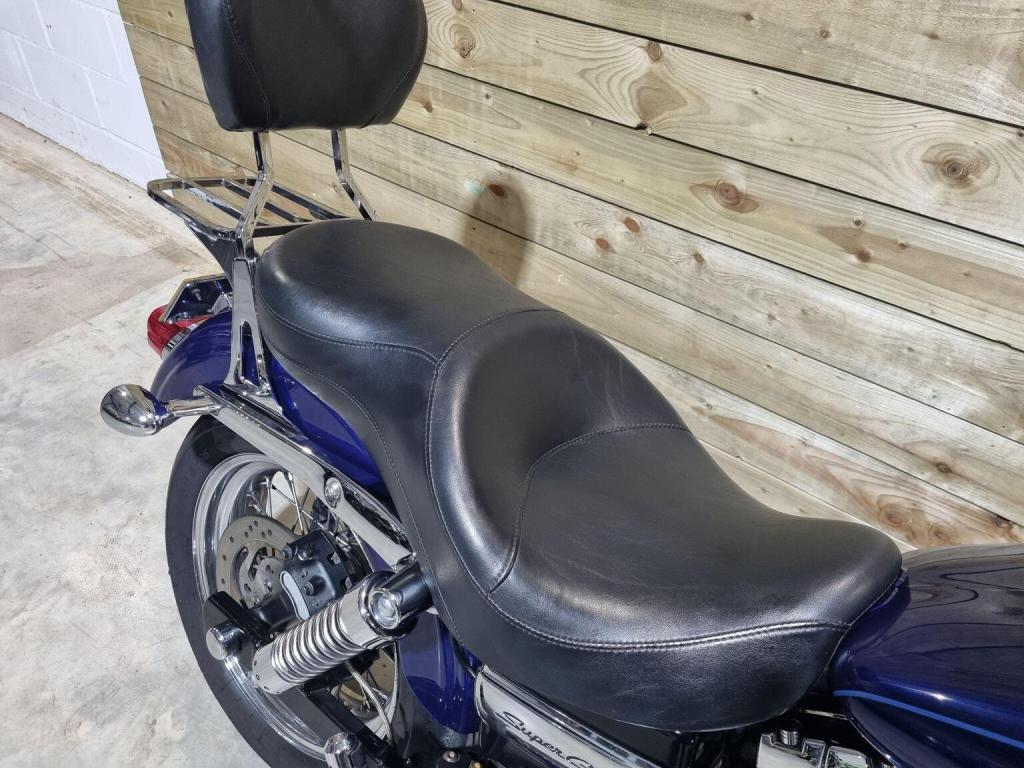 HARLEY-DAVIDSON Dyna