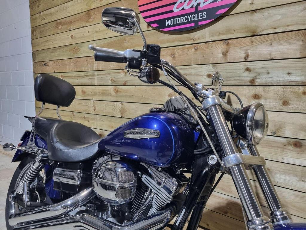 HARLEY-DAVIDSON Dyna