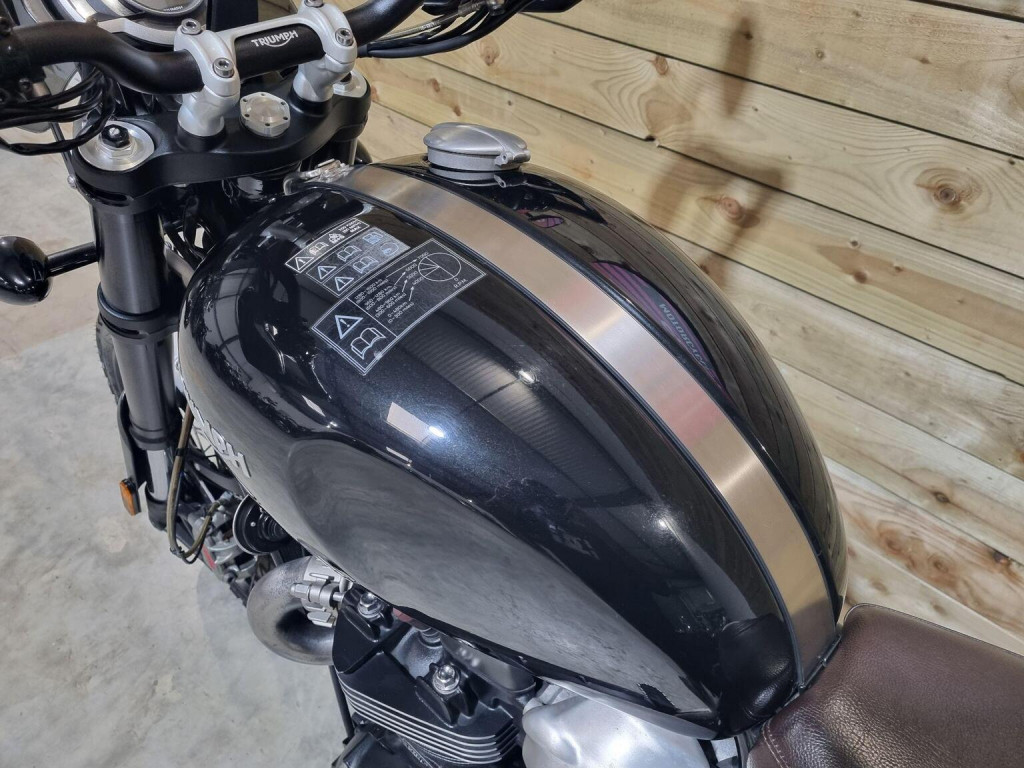 TRIUMPH SCRAMBLER 1200