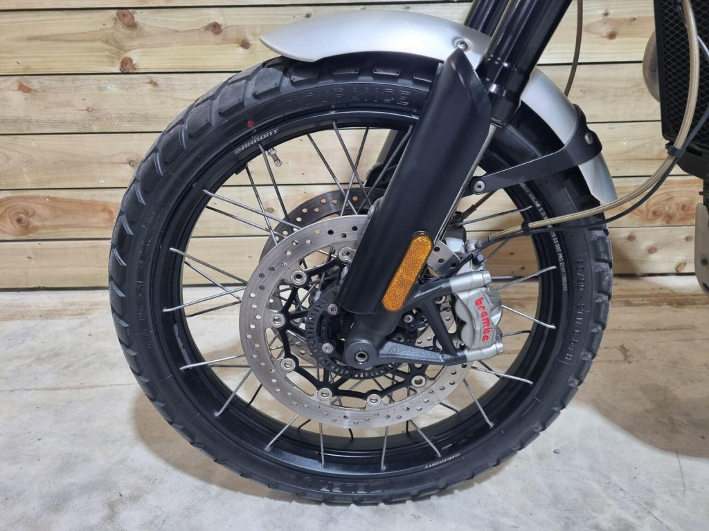 TRIUMPH SCRAMBLER 1200