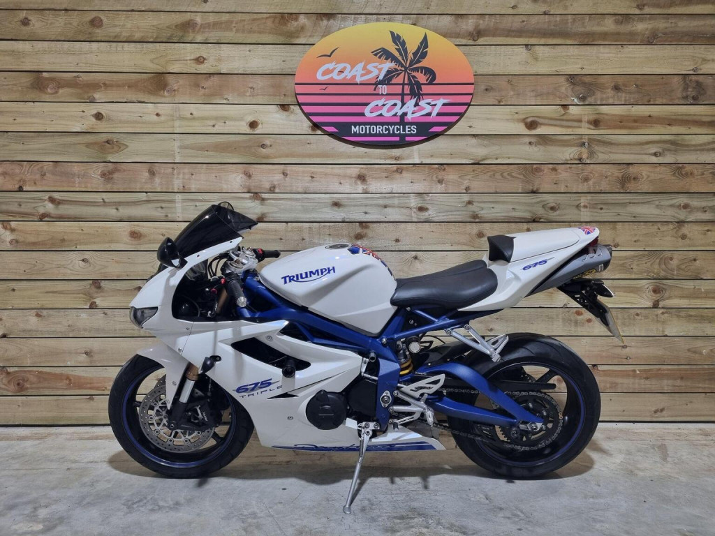 TRIUMPH DAYTONA 675