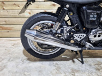 TRIUMPH THRUXTON 900