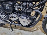 TRIUMPH THRUXTON 900