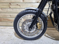 TRIUMPH THRUXTON 900