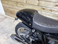 TRIUMPH THRUXTON 900