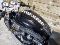 TRIUMPH THRUXTON 900