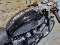 TRIUMPH THRUXTON 900