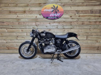 TRIUMPH THRUXTON 900