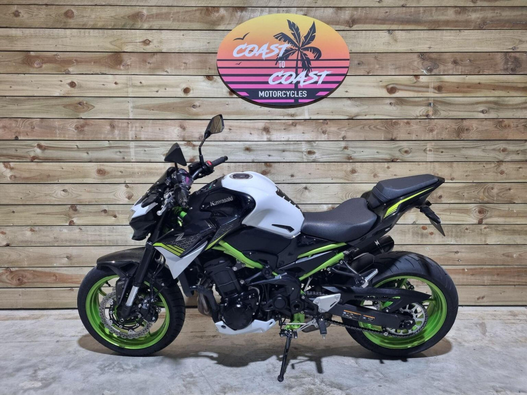 KAWASAKI Z900
