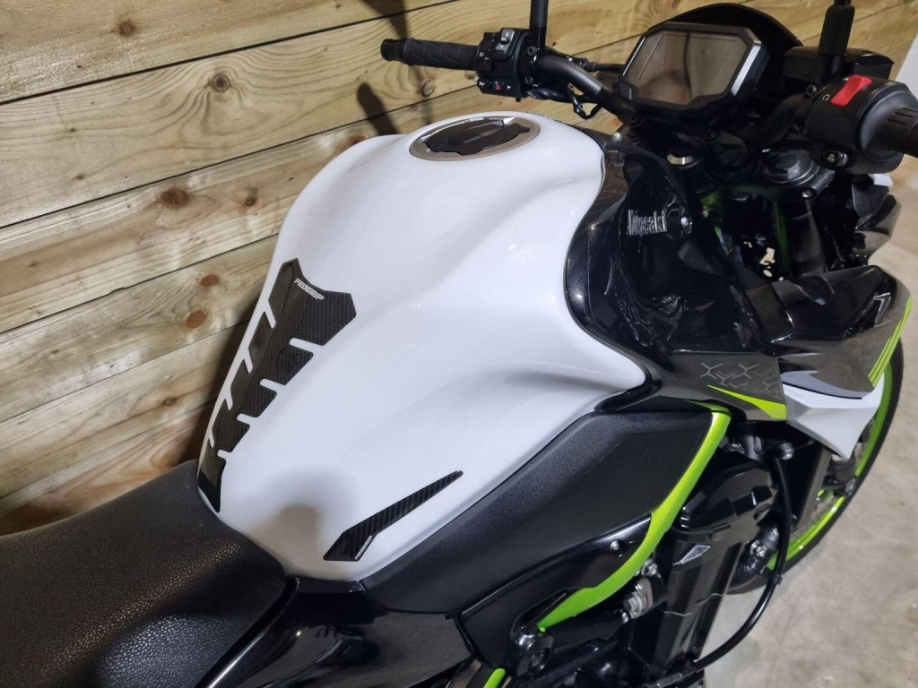 KAWASAKI Z900