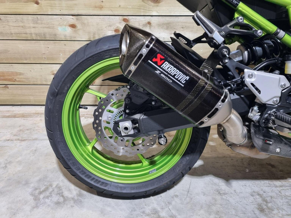 KAWASAKI Z900