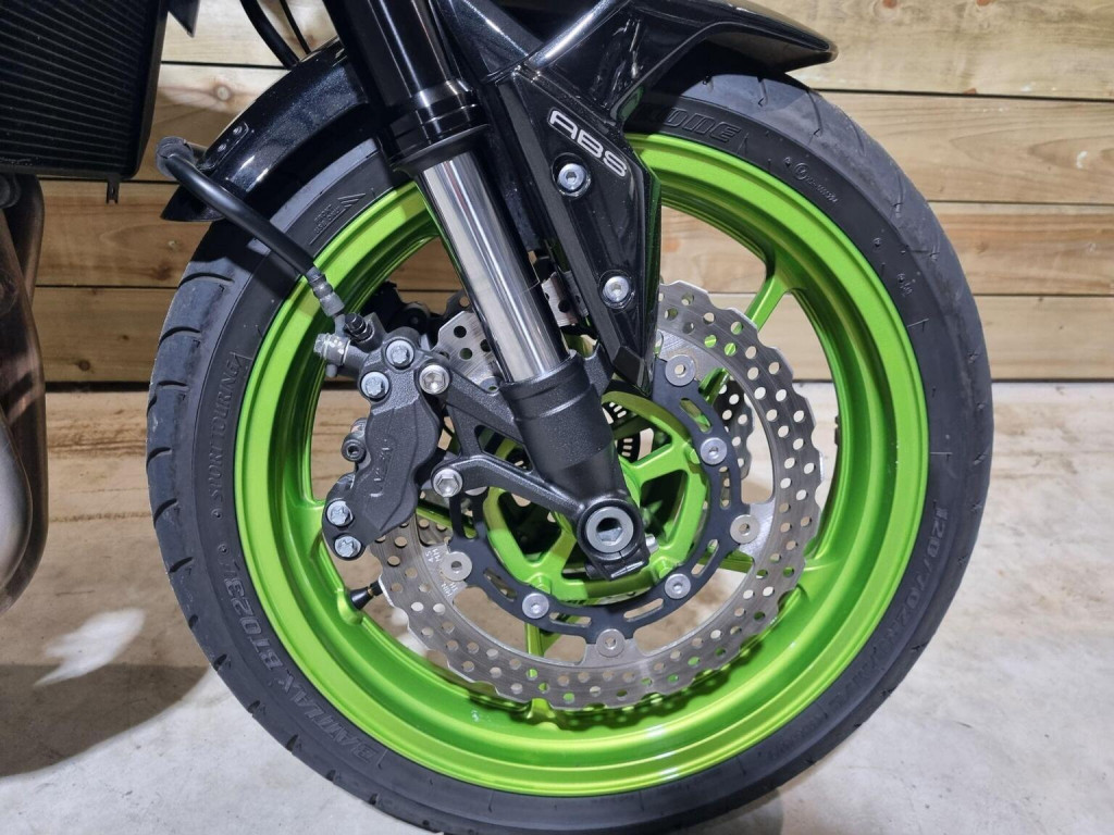 KAWASAKI Z900