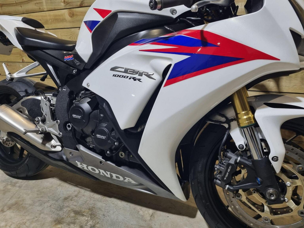 HONDA CBR1000RR Fireblade