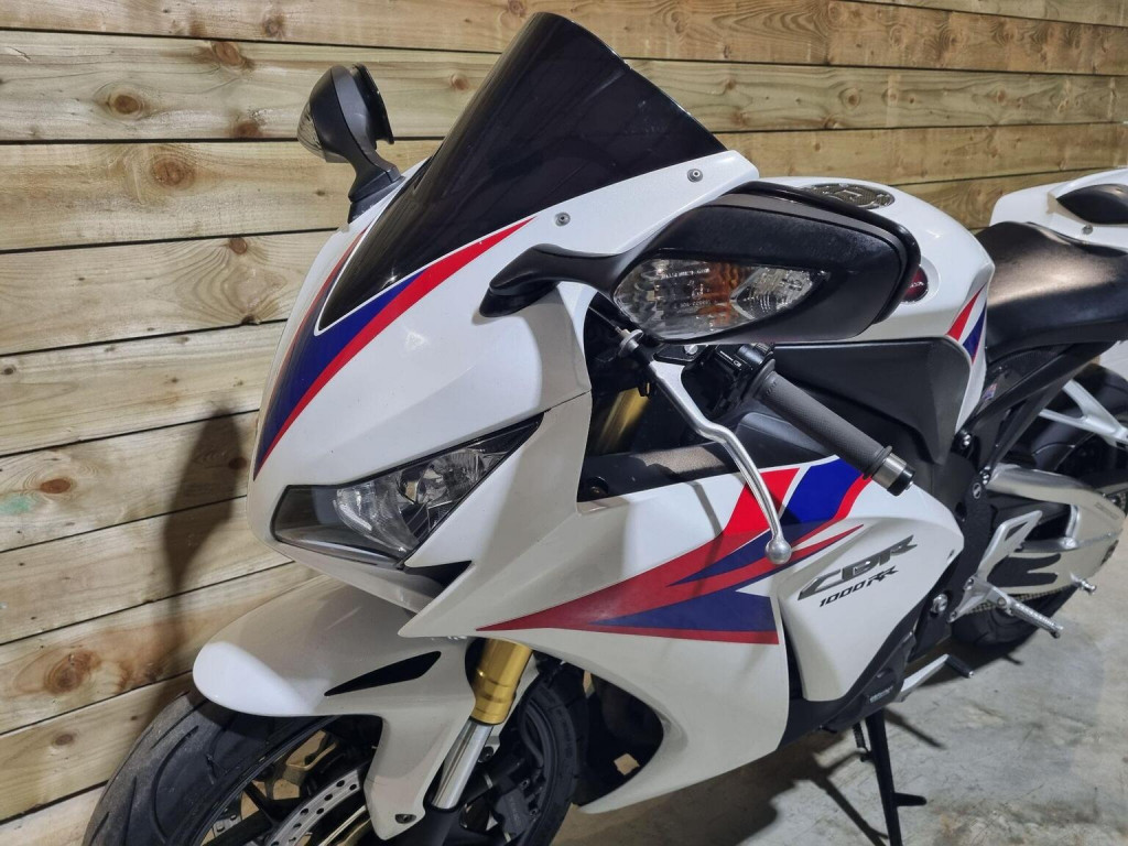 HONDA CBR1000RR Fireblade