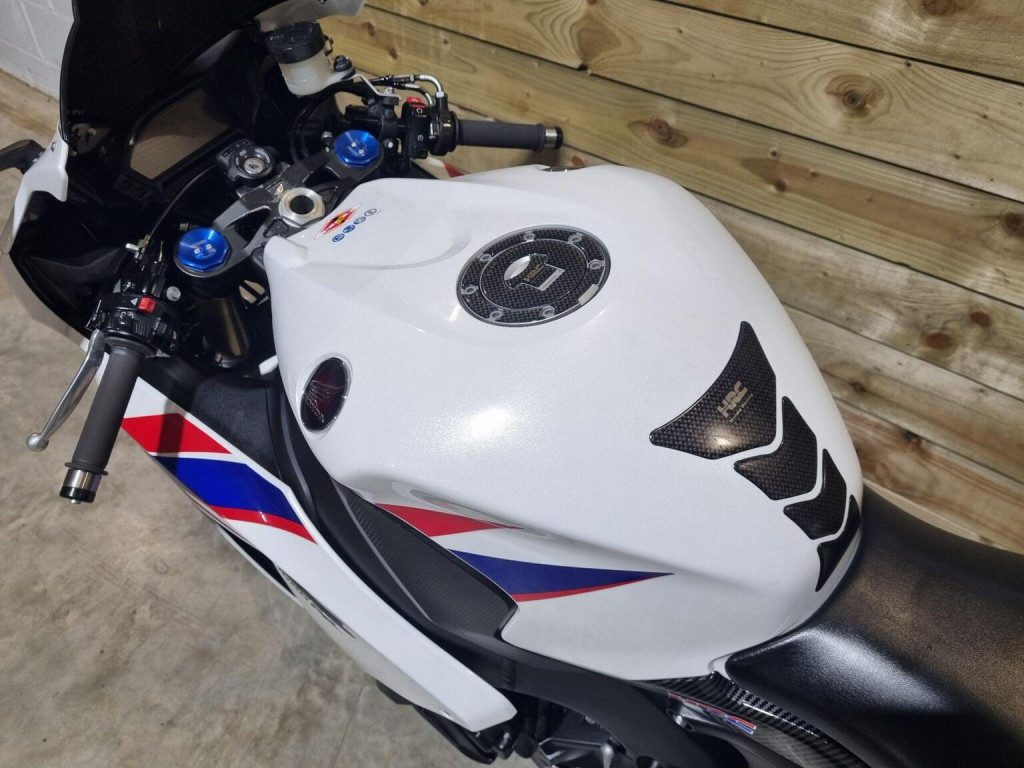 HONDA CBR1000RR Fireblade