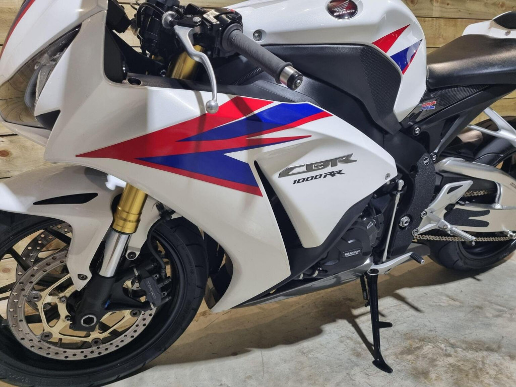HONDA CBR1000RR Fireblade