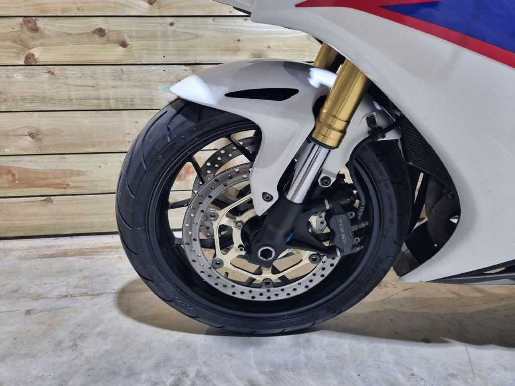 HONDA CBR1000RR Fireblade